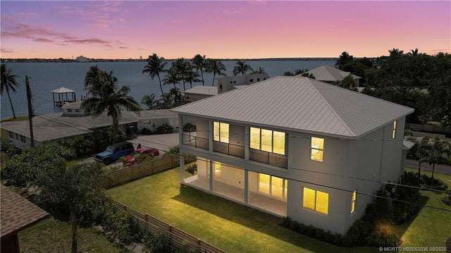4 of 61 - 1013 Ne Orange Avenue, Jensen Beach, FL