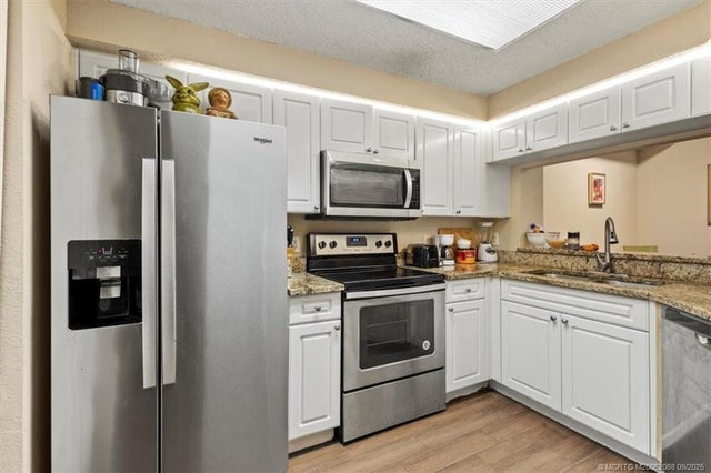 5 of 18 - 3023 Alcazar Place #201, Palm Beach Gardens, FL