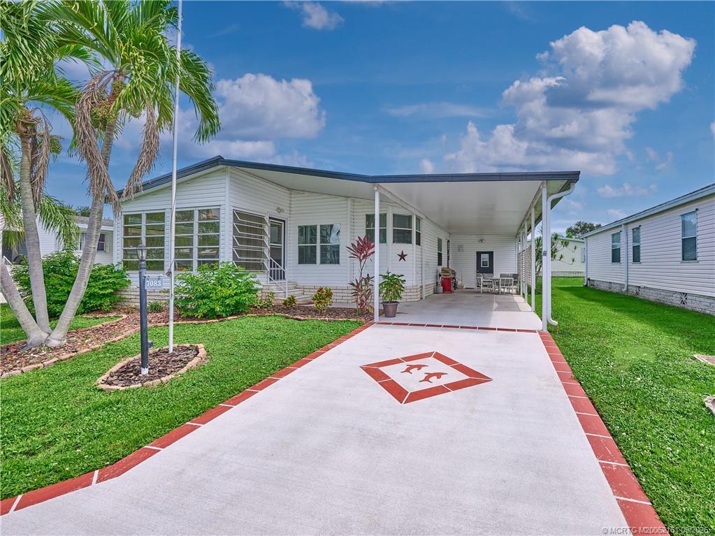 7083 Yellowood Lane, Stuart