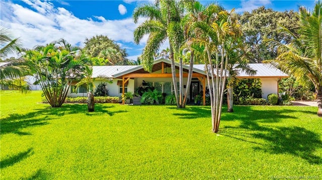 1 of 36 - 1964 Ne Lake Place, Jensen Beach, FL