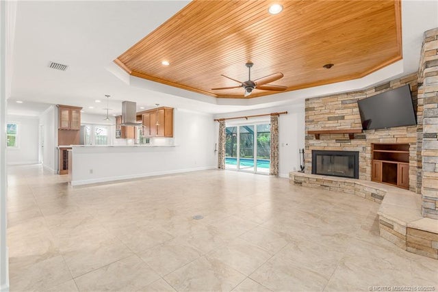 5 of 40 - 23 Lantana Lane, Stuart, FL