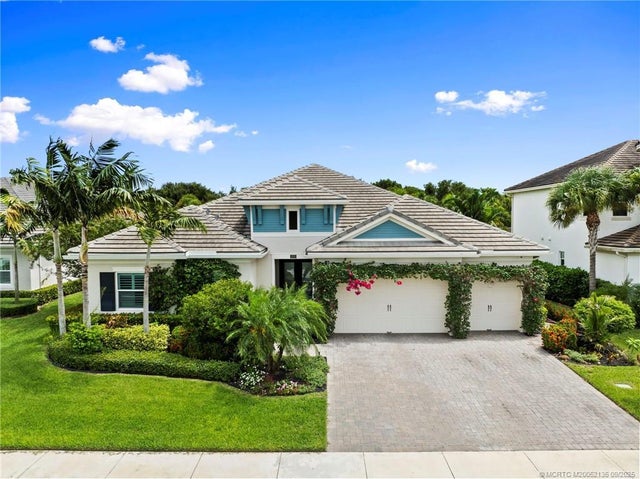 1 of 82 - 2515 Ne Evinrude Circle, Jensen Beach, FL