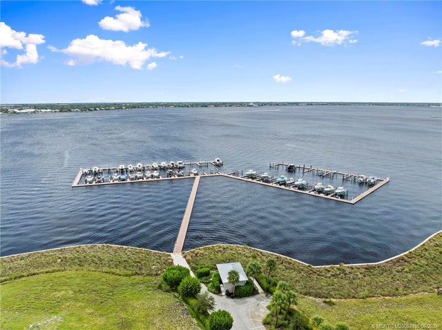 5 of 82 - 2515 Ne Evinrude Circle, Jensen Beach, FL