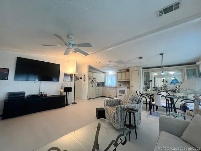 4 of 28 - 6221 S Ironwood Lane, Lantana, FL