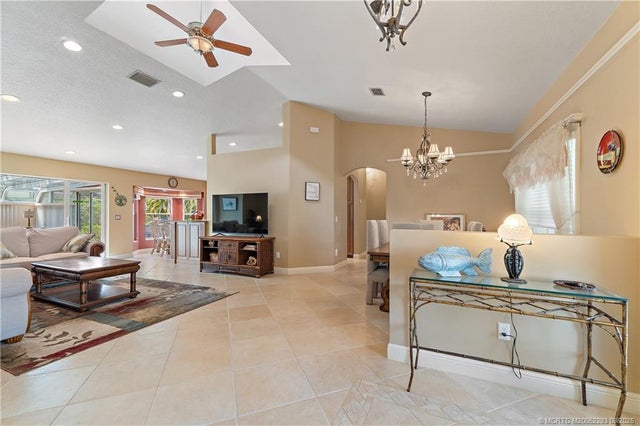 4 of 20 - 815 Sw Rustic Circle, Stuart, FL