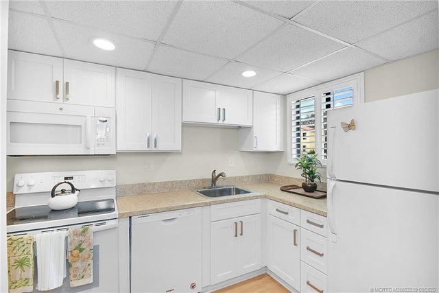 4 of 48 - 5313 Se Miles Grant Road #102, Stuart, FL