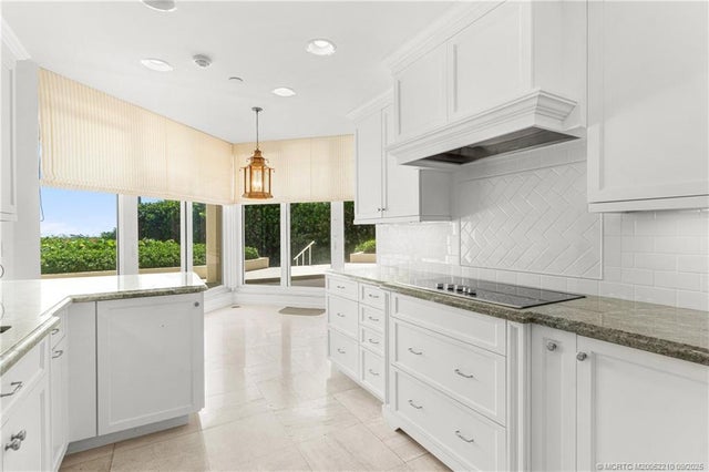 4 of 38 - 3001 Se Island Point Lane #14, Stuart, FL