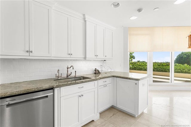 5 of 38 - 3001 Se Island Point Lane #14, Stuart, FL