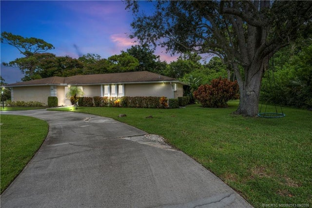 3 of 52 - 434 Ne Acacia Place, Jensen Beach, FL