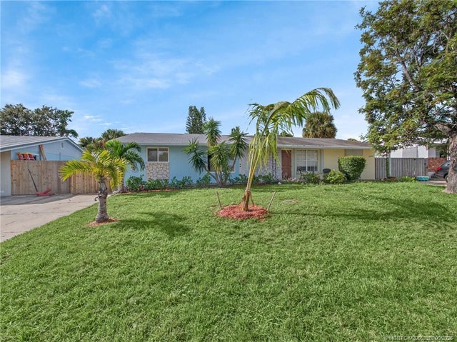 1 of 18 - 2346 Ne Rustic Place, Jensen Beach, FL