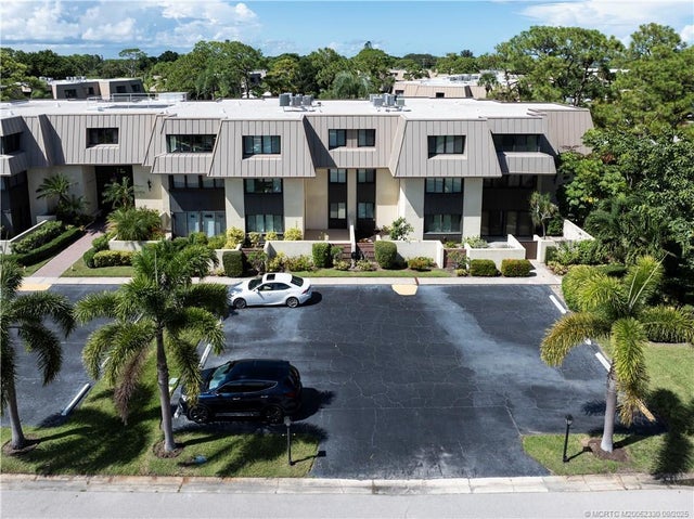2 of 36 - 1800 Se Saint Lucie Boulevard #10-104, Stuart, FL