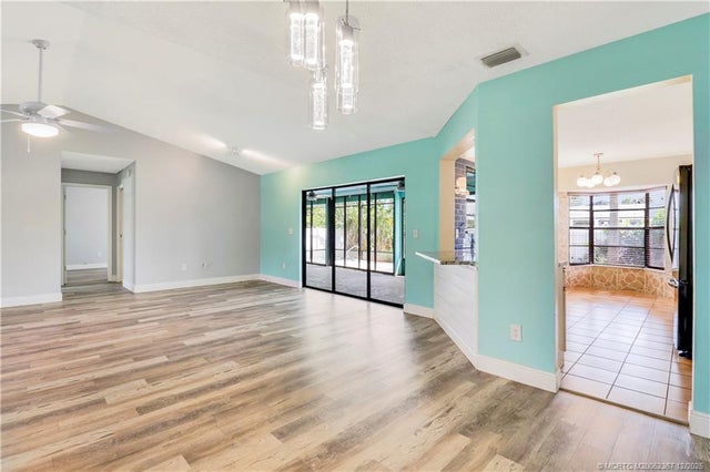 Photo of Listing #M20052367