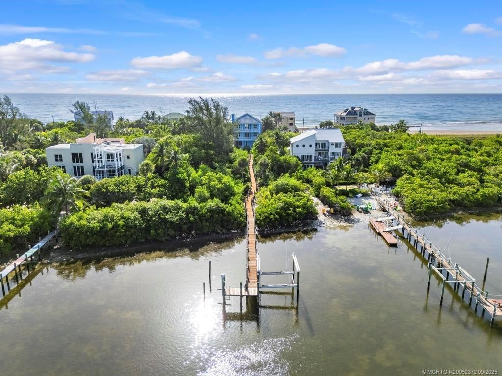 1334 Macarthur Boulevard, Stuart