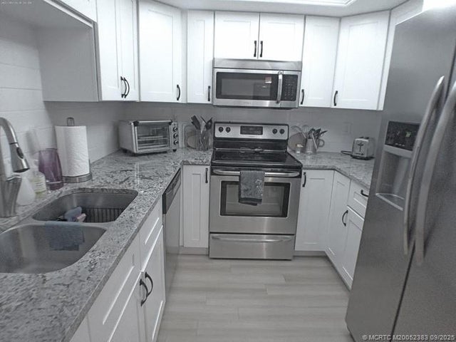 4 of 56 - 421 Sw South River Drive #204, Stuart, FL
