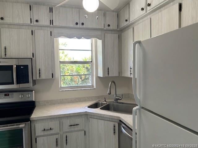4 of 28 - 1915 Sw Palm City Road #j 8, Stuart, FL
