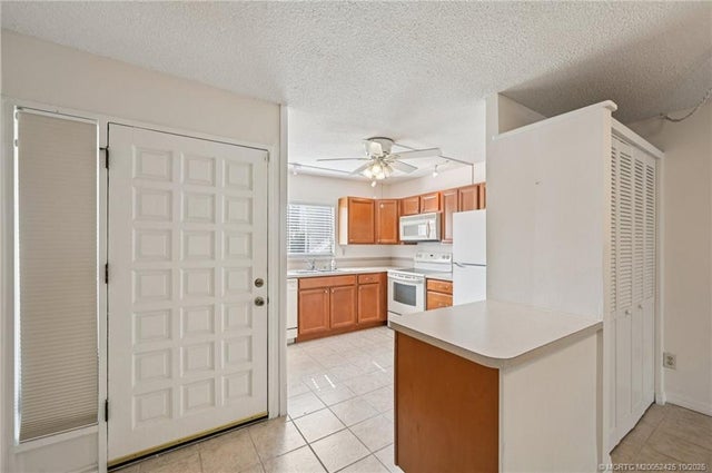 5 of 38 - 1501 Ne 13th Terrace #h1, Jensen Beach, FL