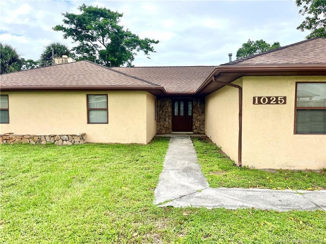 2 of 13 - 1025 Se 10th Street, Stuart, FL