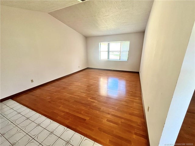 4 of 13 - 1025 Se 10th Street, Stuart, FL