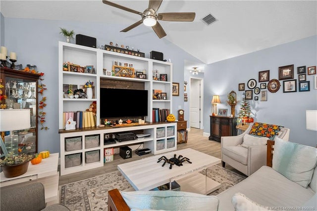 4 of 49 - 418 Sw Lakota Avenue, Port St Lucie, FL