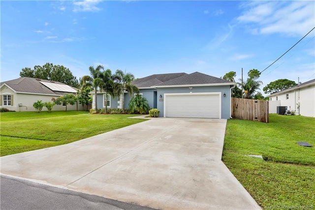 3 of 28 - 1084 Sw Benchor Avenue, Port St Lucie, FL