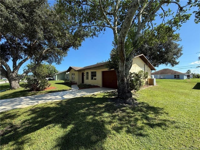 3 of 24 - 442 Sw Lucero Drive, Port St Lucie, FL