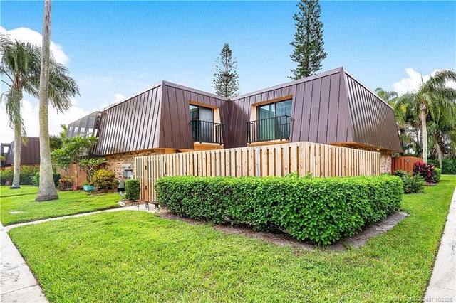2 of 39 - 5802 Se Windsong Lane, Stuart, FL