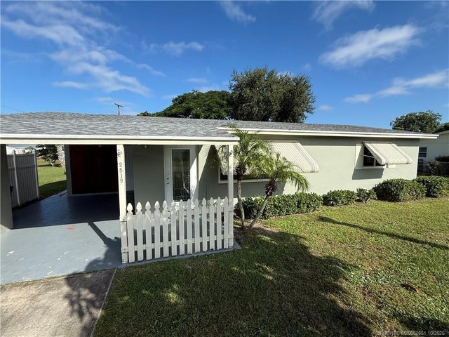 2 of 24 - 2519 Se Madison Street, Stuart, FL