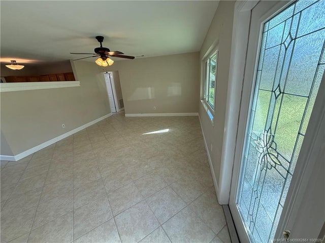 5 of 24 - 2519 Se Madison Street, Stuart, FL