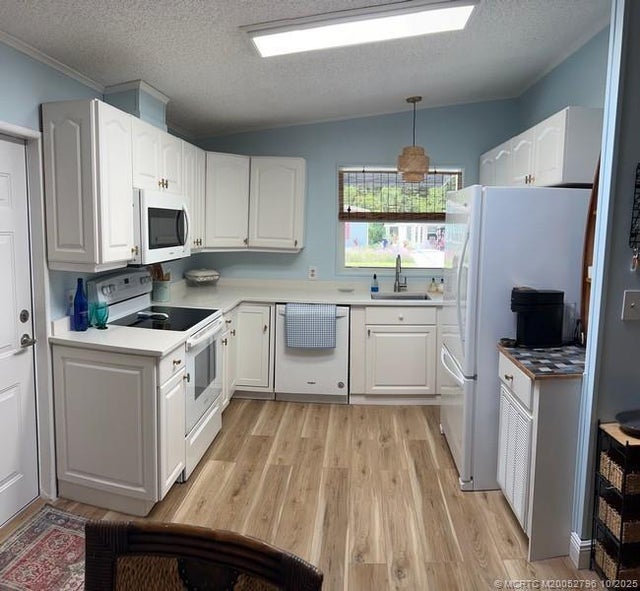 3 of 12 - 16373 Indianwood Cir Center, Indiantown, FL