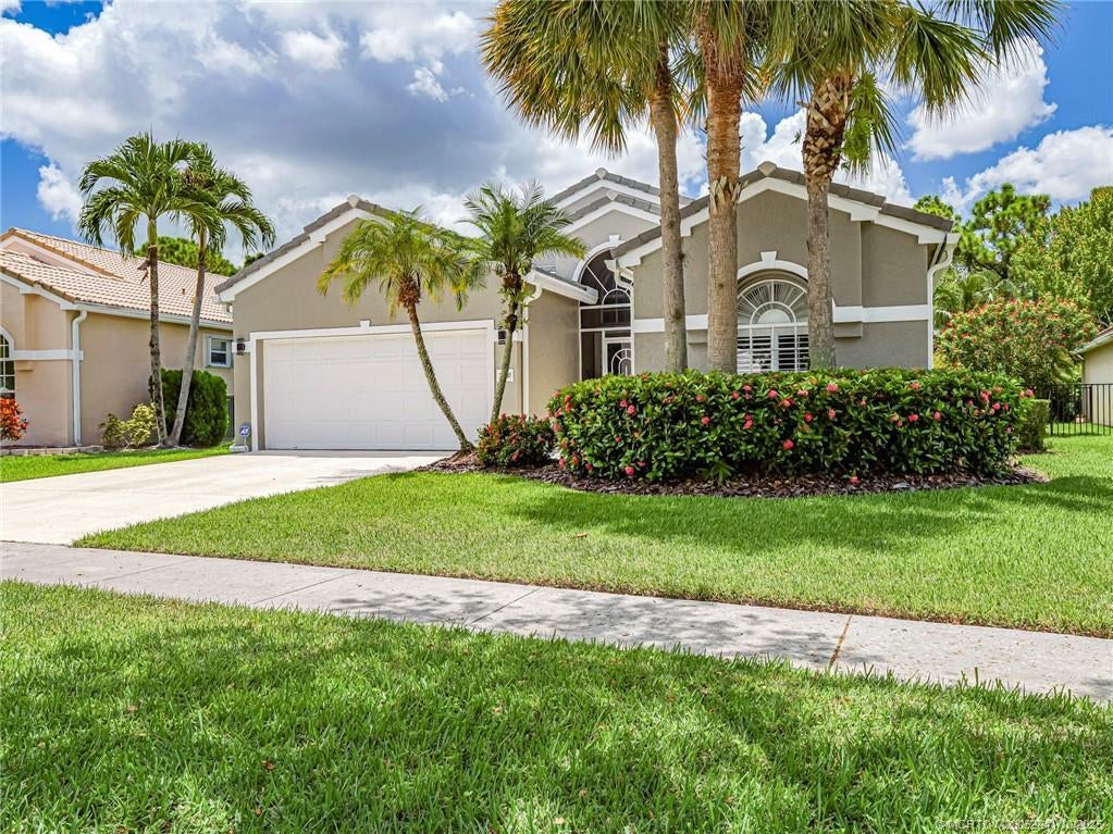 7007 Twin Oaks Circle, Stuart