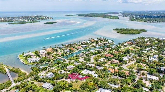 7 Island Road, Stuart