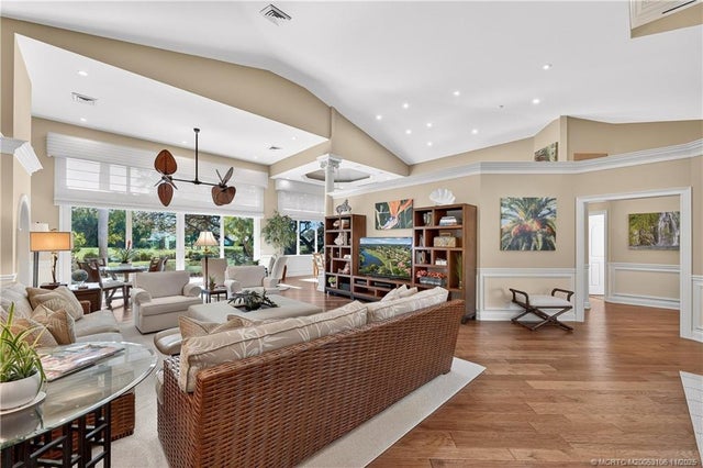 Photo of Listing #M20053106