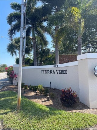 Photo of Listing #M20053199