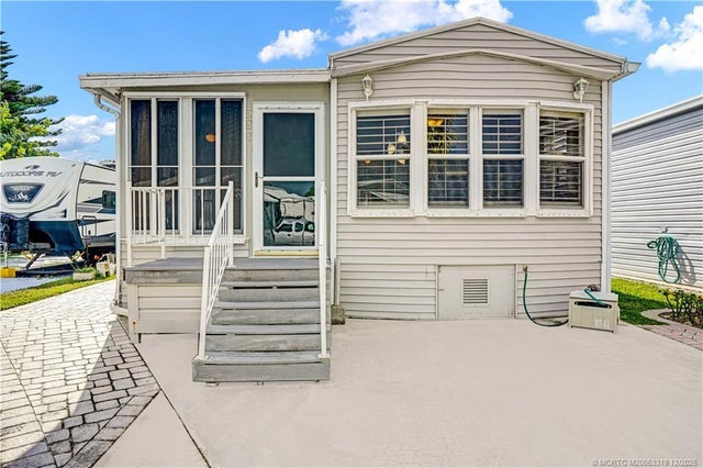 Photo of Listing #M20053319