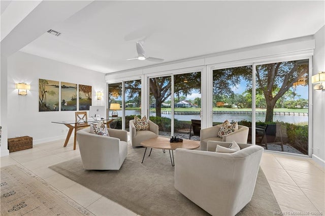 Photo of Listing #M20053335