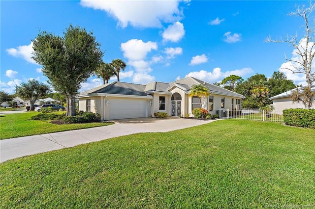 7756 Se Bay Cedar Circle, Hobe Sound