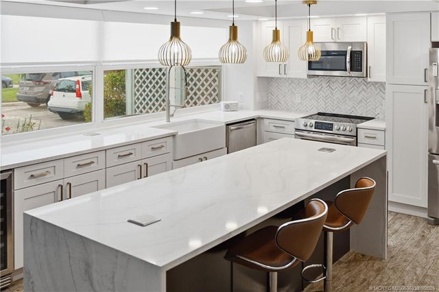 Photo of Listing #M20053683