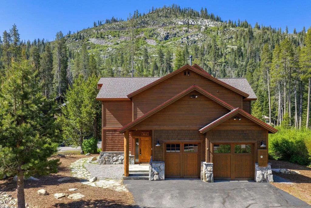 16225 Pine Court, Truckee