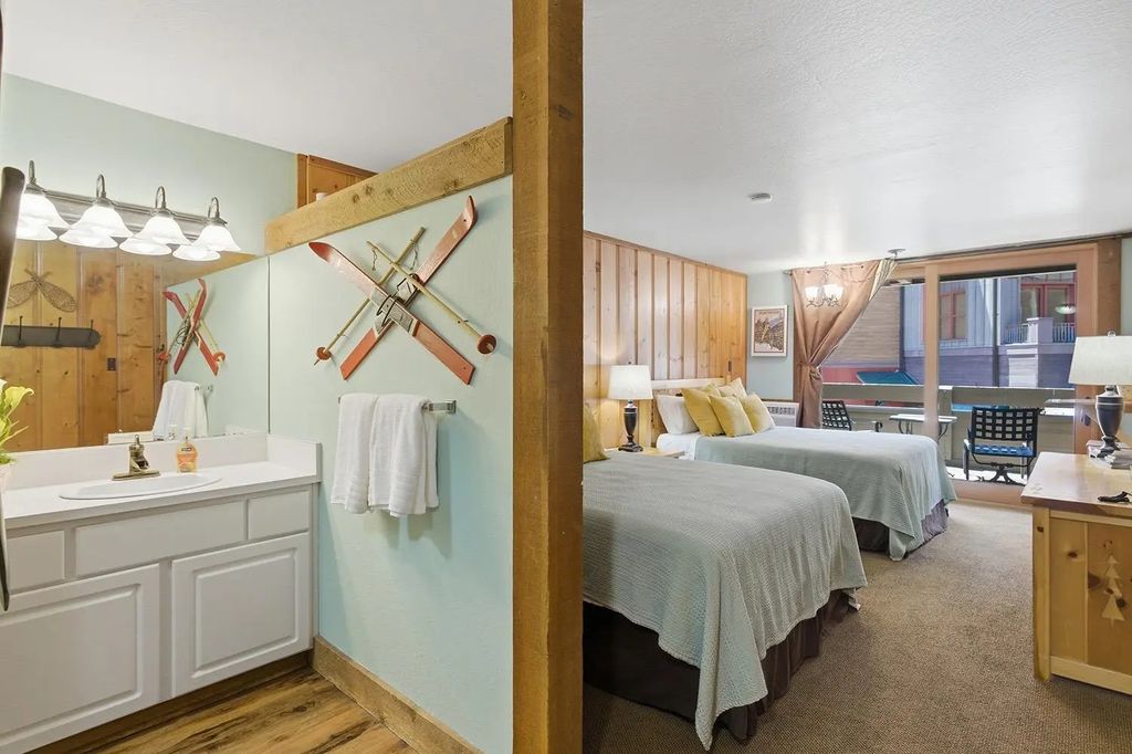 2000 North Village Drive #222, Truckee