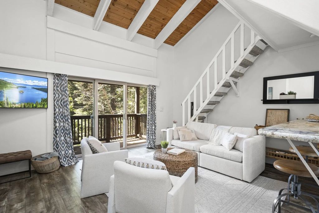 2755 North Lake Boulevard #10, Tahoe City