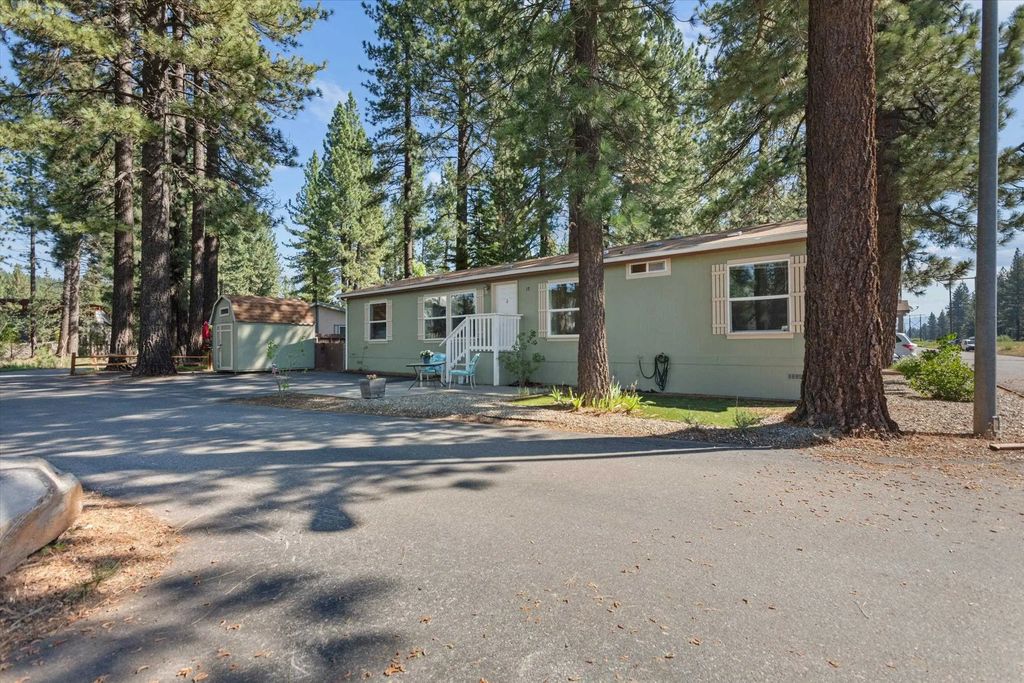 10100 Pioneer Trail #17, Truckee