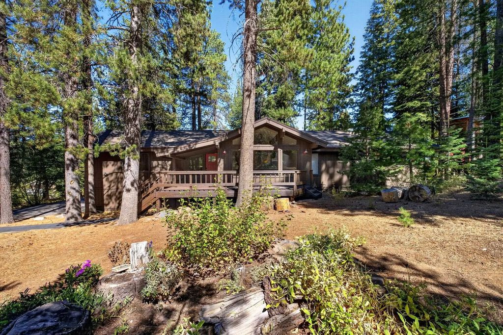 12479 Pine Forest Road, Truckee