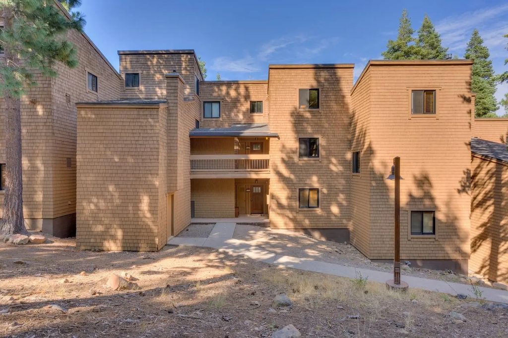 4056 Coyote Fork, Truckee