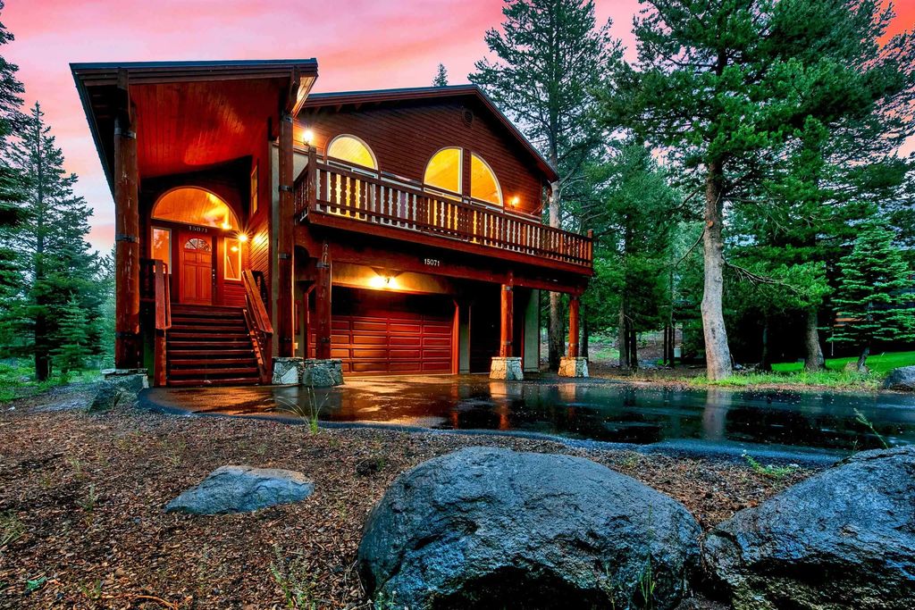 15071 Skislope Way, Truckee
