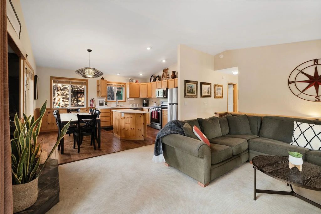 13474 Moraine Road, Truckee