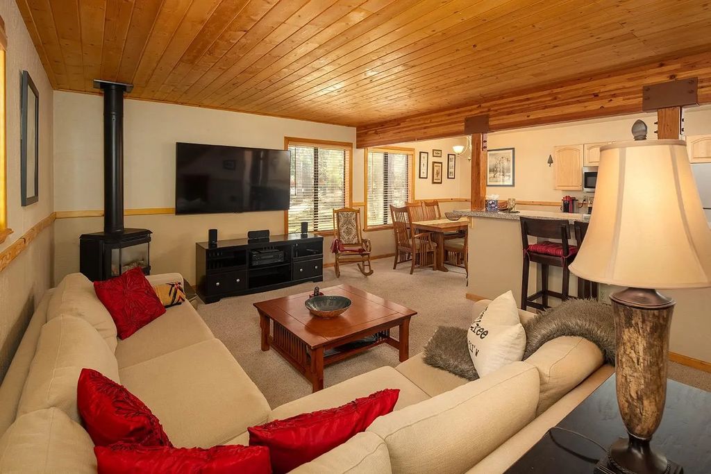 13075 Northwoods Boulevard, Truckee