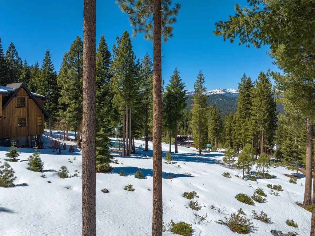 2532 N Summit Place, Truckee