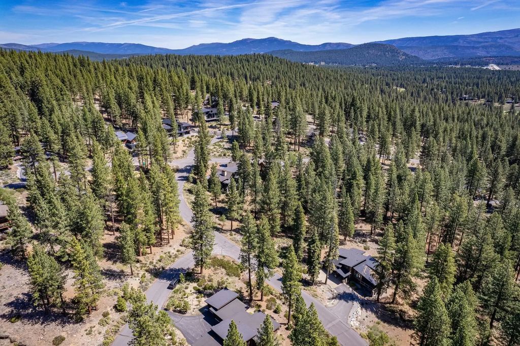 11729 Coburn Drive, Truckee