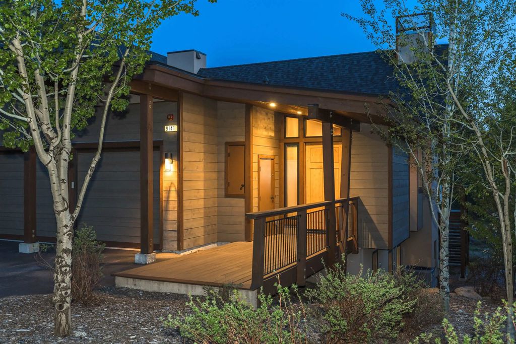 9141 Heartwood Drive, Truckee