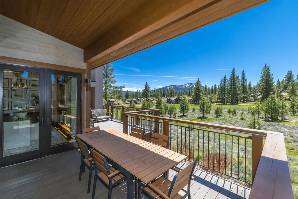 9141 Heartwood Drive, Truckee